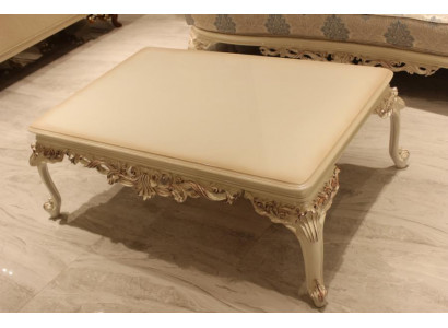 Glamourový obývací stolík s elegantními detaily nábytku moderní obývací stůl.