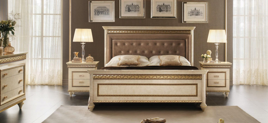 Ložnice set postel + 2x noční stolek postel polštář luxusní dvojité hotelové postele